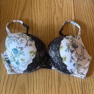 Floral Patterned Lace Cacique Bra